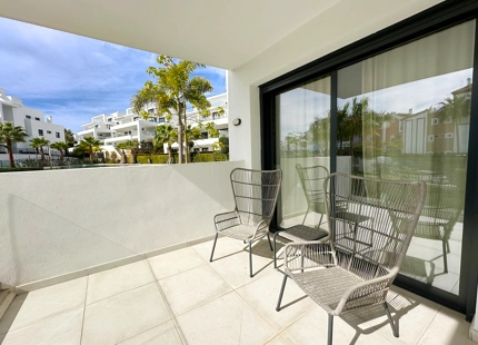 APARTAMENTO LUMINOSO EN VENTA EN ESTEPONA