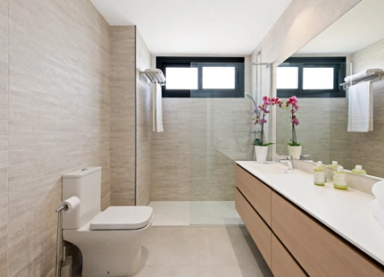 APARTAMENTO LUMINOSO EN VENTA EN ESTEPONA