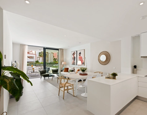 APARTAMENTO LUMINOSO EN VENTA EN ESTEPONA