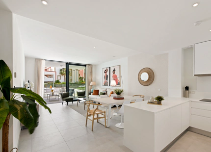 APARTAMENTO LUMINOSO EN VENTA EN ESTEPONA