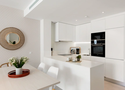 APARTAMENTO LUMINOSO EN VENTA EN ESTEPONA