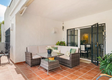 APARTAMENTO DE ESTILO ESPAÑOL CON IMPRESIONANTES VISTAS EN VENTA EN BENAHAVÍS