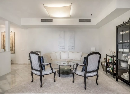 APARTAMENTO DE ESTILO ESPAÑOL CON IMPRESIONANTES VISTAS EN VENTA EN BENAHAVÍS