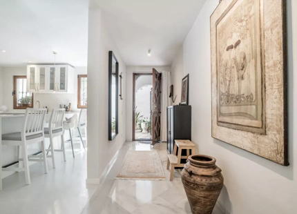 APARTAMENTO DE ESTILO ESPAÑOL CON IMPRESIONANTES VISTAS EN VENTA EN BENAHAVÍS