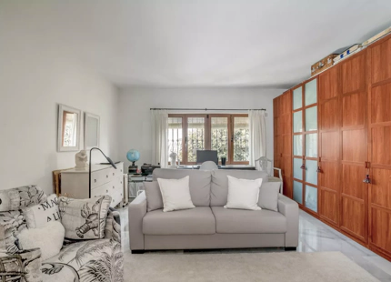 APARTAMENTO DE ESTILO ESPAÑOL CON IMPRESIONANTES VISTAS EN VENTA EN BENAHAVÍS