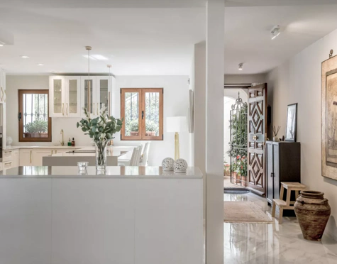 Apartamento en venta en Las Colinas de Marbella, Benahavis