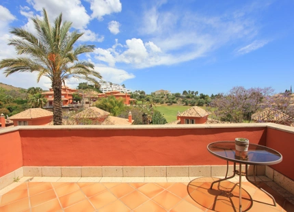VILLA ADOSADA EN EL CAMPO DE GOLF SANTA CLARA, MARBELLA
