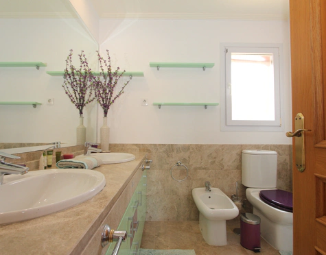 Villa for sale in Santa Clara, Marbella Este