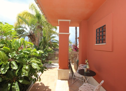 VILLA ADOSADA EN EL CAMPO DE GOLF SANTA CLARA, MARBELLA