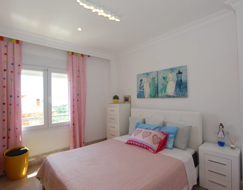 Villa for sale in Santa Clara, Marbella Este