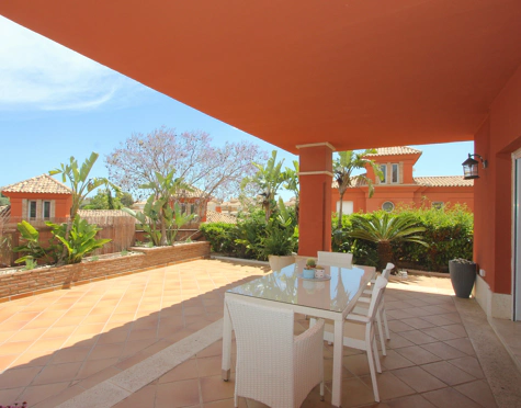 Villa for sale in Santa Clara, Marbella Este