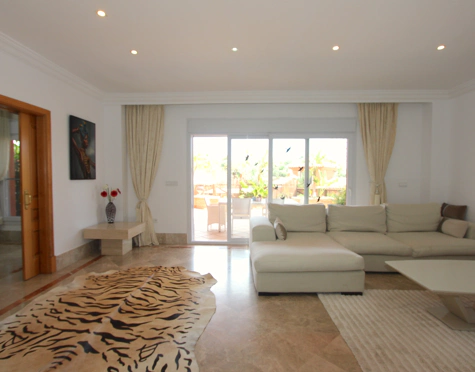 Villa for sale in Santa Clara, Marbella Este