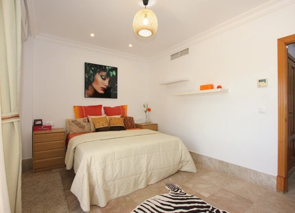 VILLA ADOSADA EN EL CAMPO DE GOLF SANTA CLARA, MARBELLA