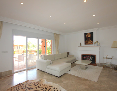 Villa for sale in Santa Clara, Marbella Este