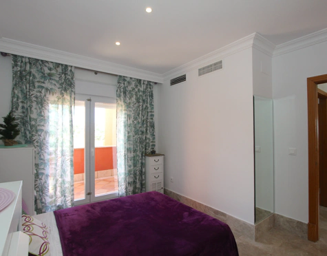 Villa for sale in Santa Clara, Marbella Este