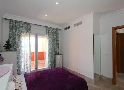 VILLA ADOSADA EN EL CAMPO DE GOLF SANTA CLARA, MARBELLA