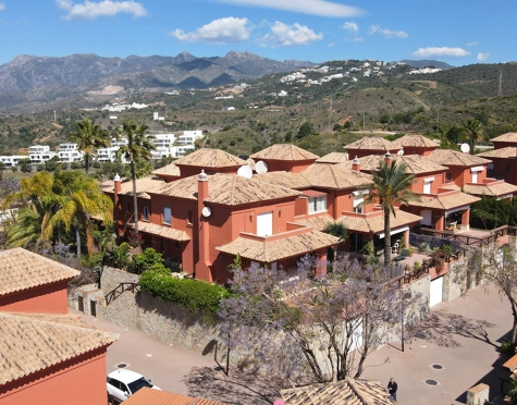 Villa for sale in Santa Clara, Marbella Este