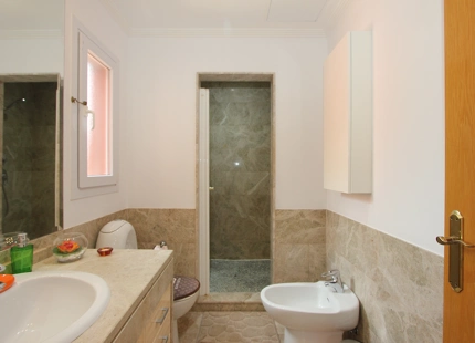 VILLA ADOSADA EN EL CAMPO DE GOLF SANTA CLARA, MARBELLA