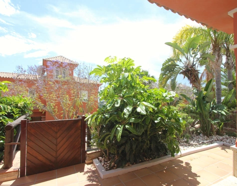 Villa for sale in Santa Clara, Marbella Este