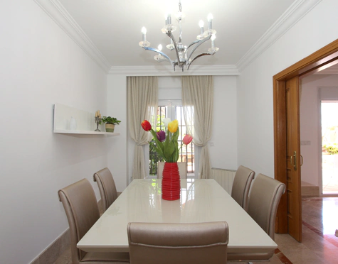 Villa for sale in Santa Clara, Marbella Este