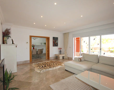 Villa for sale in Santa Clara, Marbella Este