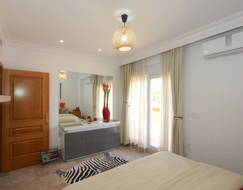 Villa for sale in Santa Clara, Marbella Este