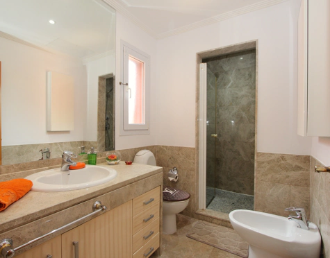 Villa for sale in Santa Clara, Marbella Este