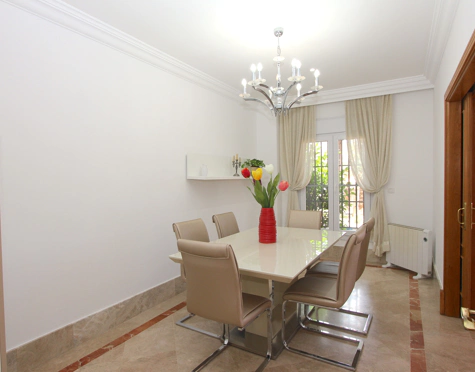 Villa for sale in Santa Clara, Marbella Este