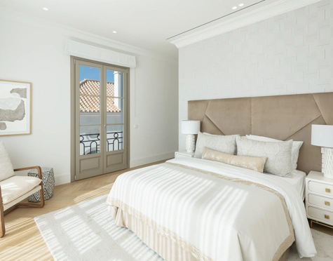Villa for sale in La Cerquilla, Nueva Andalucia