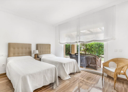 APARTAMENTO EN PLANTA BAJA CERCA DE PLAYAS Y CAMPOS DE GOLF EN VENTA EN MARBELLA ESTE