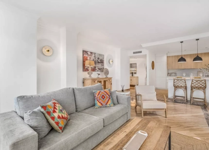 APARTAMENTO EN PLANTA BAJA CERCA DE PLAYAS Y CAMPOS DE GOLF EN VENTA EN MARBELLA ESTE