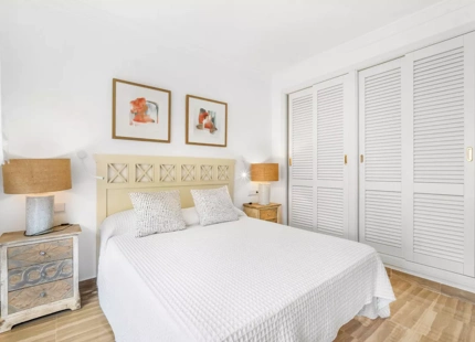 APARTAMENTO EN PLANTA BAJA CERCA DE PLAYAS Y CAMPOS DE GOLF EN VENTA EN MARBELLA ESTE