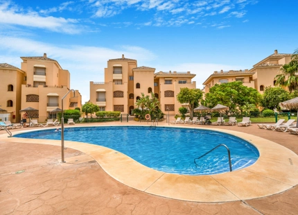 APARTAMENTO EN PLANTA BAJA CERCA DE PLAYAS Y CAMPOS DE GOLF EN VENTA EN MARBELLA ESTE
