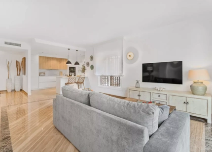APARTAMENTO EN PLANTA BAJA CERCA DE PLAYAS Y CAMPOS DE GOLF EN VENTA EN MARBELLA ESTE