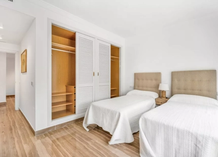 APARTAMENTO EN PLANTA BAJA CERCA DE PLAYAS Y CAMPOS DE GOLF EN VENTA EN MARBELLA ESTE