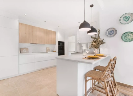 APARTAMENTO EN PLANTA BAJA CERCA DE PLAYAS Y CAMPOS DE GOLF EN VENTA EN MARBELLA ESTE