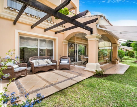 APARTAMENTO EN PLANTA BAJA CERCA DE PLAYAS Y CAMPOS DE GOLF EN VENTA EN MARBELLA ESTE