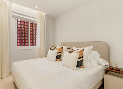 APARTAMENTO RENOVADO EN PRIMERA LÍNEA DE PLAYA EN VENTA EN ESTEPONA