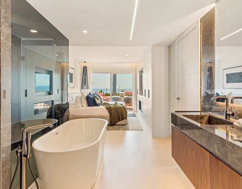 Apartment for sale in Cabo Bermejo, Estepona East