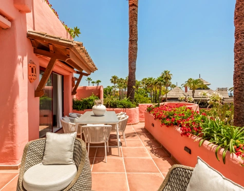 Apartment for sale in Cabo Bermejo, Estepona East