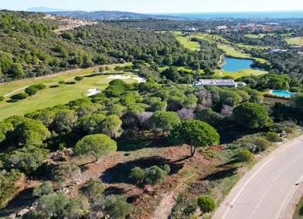 PARCELA EN PRIMERA LÍNEA DE GOLF EN VENTA EN SOTOGRANDE