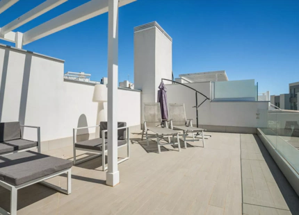 GRAN ÁTICO DÚPLEX EN VENTA EN LA NUEVA MILLA DE ORO, ESTEPONA
