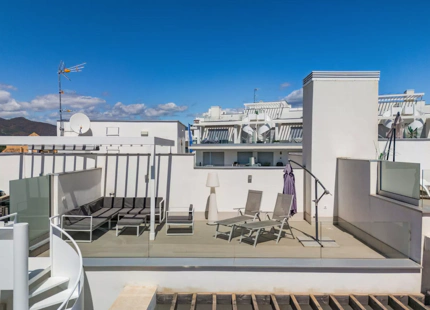 GRAN ÁTICO DÚPLEX EN VENTA EN LA NUEVA MILLA DE ORO, ESTEPONA