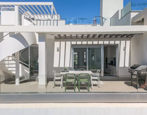 GRAN ÁTICO DÚPLEX EN VENTA EN LA NUEVA MILLA DE ORO, ESTEPONA