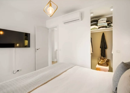ACOGEDOR ÁTICO DÚPLEX CON VISTAS AL GOLF EN VENTA EN NUEVA ANDALUCÍA
