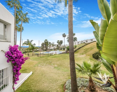 Atico Duplex en venta en Azahara I, Nueva Andalucia