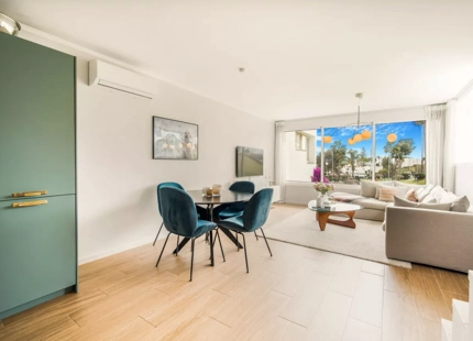ACOGEDOR ÁTICO DÚPLEX CON VISTAS AL GOLF EN VENTA EN NUEVA ANDALUCÍA