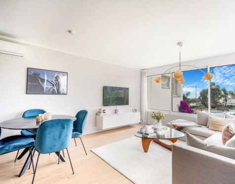 ACOGEDOR ÁTICO DÚPLEX CON VISTAS AL GOLF EN VENTA EN NUEVA ANDALUCÍA