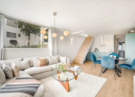ACOGEDOR ÁTICO DÚPLEX CON VISTAS AL GOLF EN VENTA EN NUEVA ANDALUCÍA