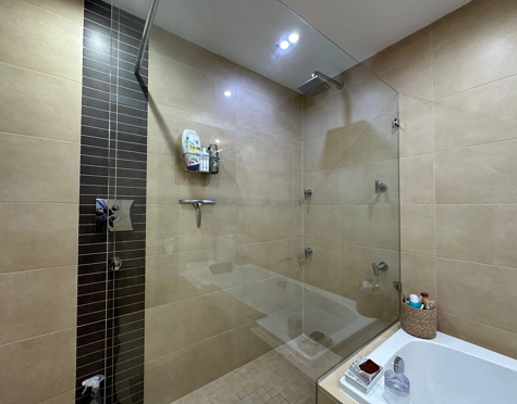 Apartment for sale in Alcazaba Beach, Estepona East